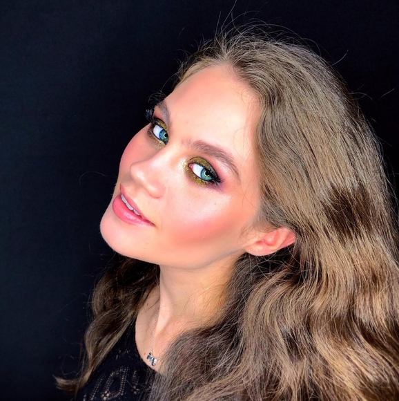 Meet your Posher, Anastasia - Picture 1 of 1